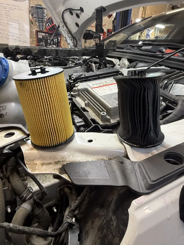 Porovnání čistého a špinavého filtru při servisu