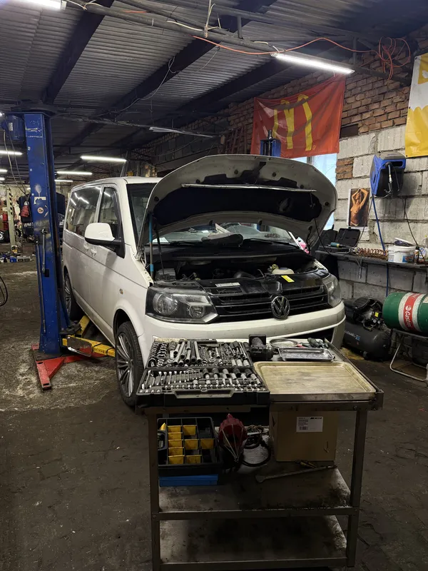 Servis motorového prostoru dodávky